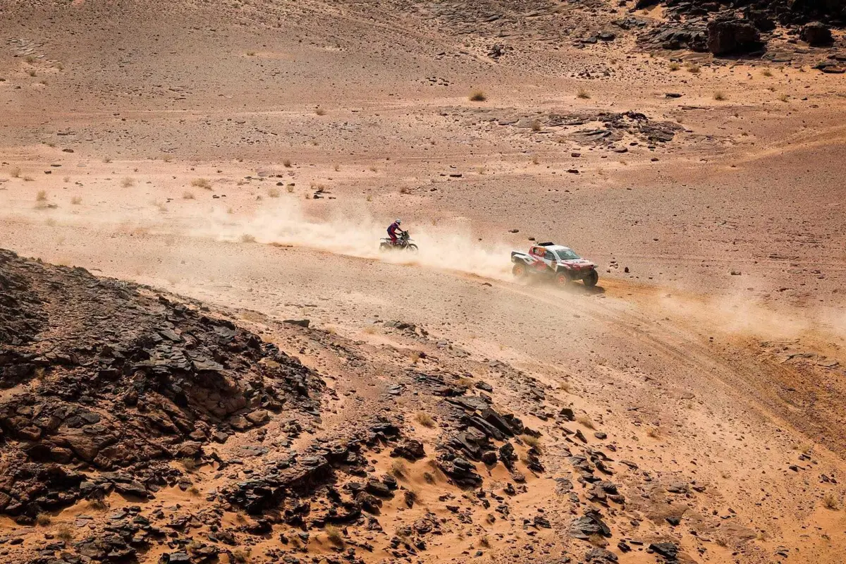 Dakar 2026. T6 BIS. Ricky, Nasser, libretto e patente. Come siamo messi con la revisione? (8)