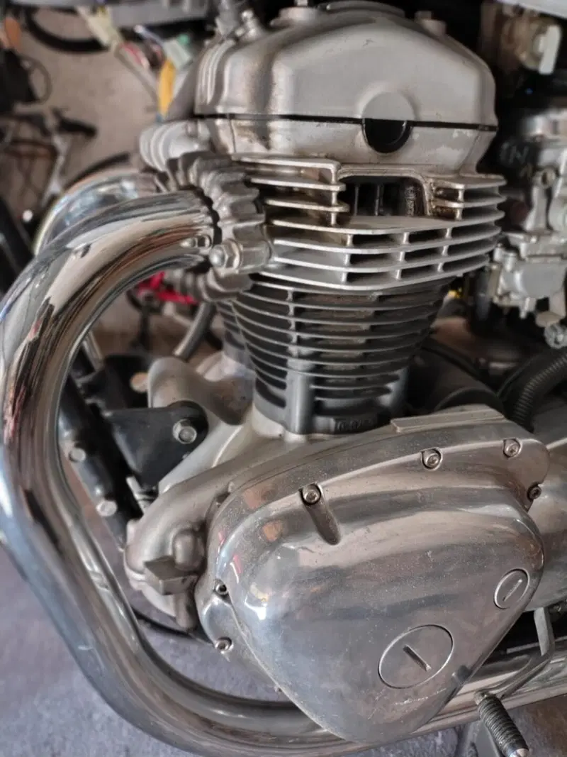 Kawasaki W 650 (1999 - 00) (12)