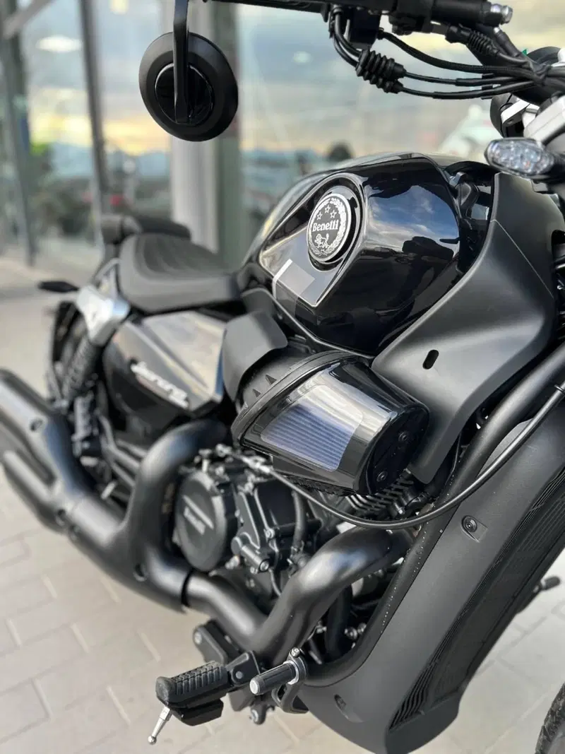 Benelli Leoncino 400 Bobber (2026) (5)