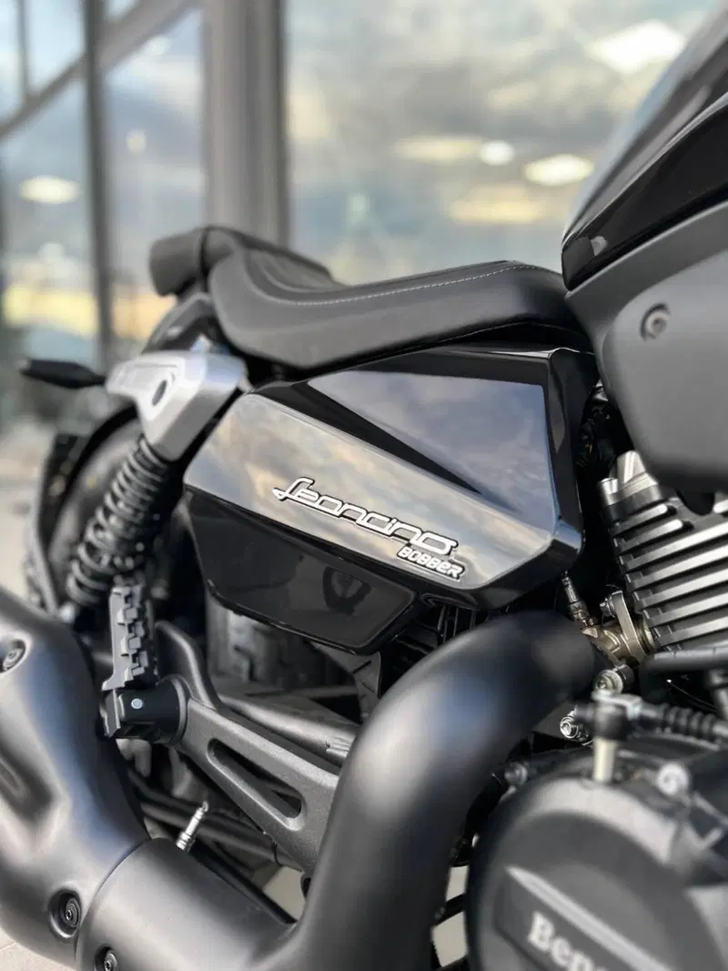 Benelli Leoncino 400 Bobber (2026) (6)