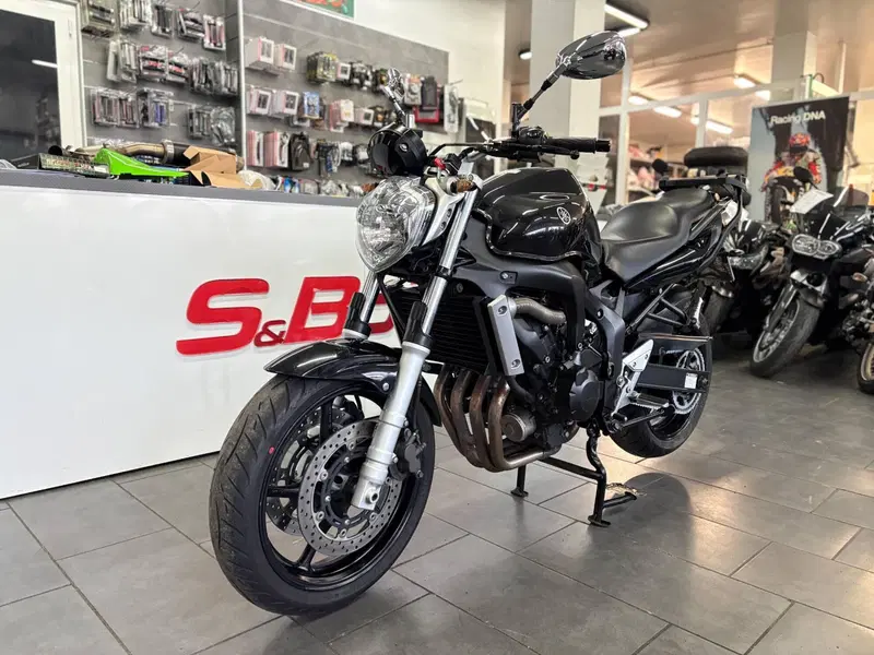 Yamaha FZ6 (2004 - 07) (3)