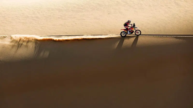 Dakar 2026. Rest Day. Bilancio approvato. Moto: se la giocano Sanders e Brabec. Auto, Al Attiyah, se dune, o &hellip; altri 5 [VIDEO]