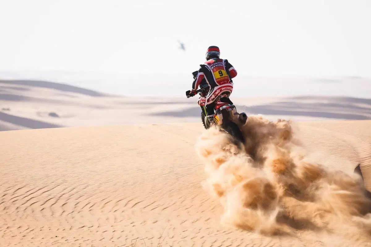 Dakar 2026. Rest Day. Bilancio approvato. Moto: se la giocano Sanders e Brabec. Auto, Al Attiyah, se dune, o … altri 5 (4)