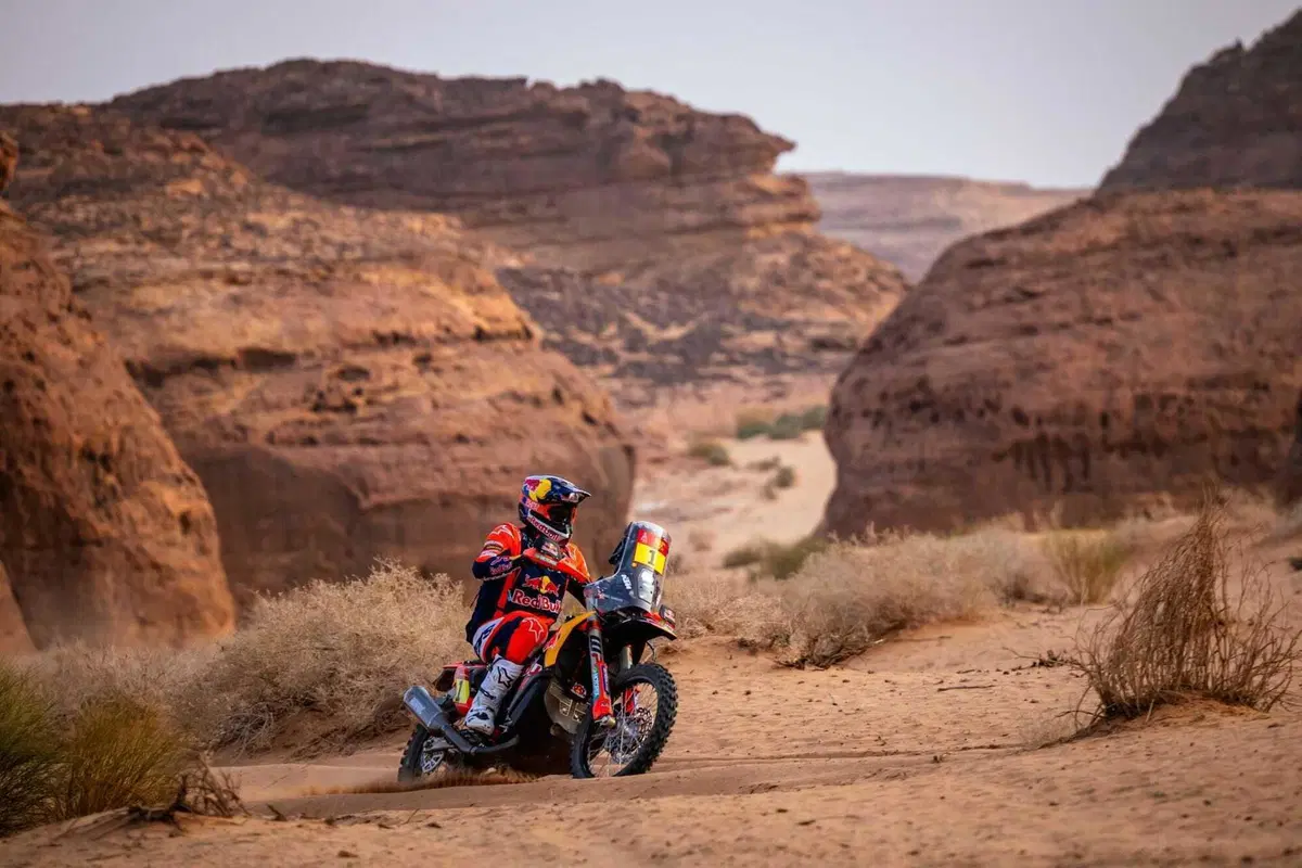 Dakar 2026. Rest Day. Bilancio approvato. Moto: se la giocano Sanders e Brabec. Auto, Al Attiyah, se dune, o … altri 5 (10)