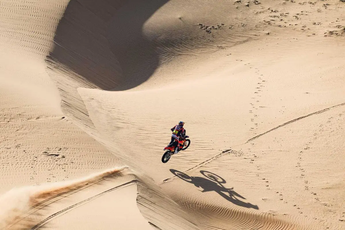 Dakar 2026. Rest Day. Bilancio approvato. Moto: se la giocano Sanders e Brabec. Auto, Al Attiyah, se dune, o … altri 5 (20)
