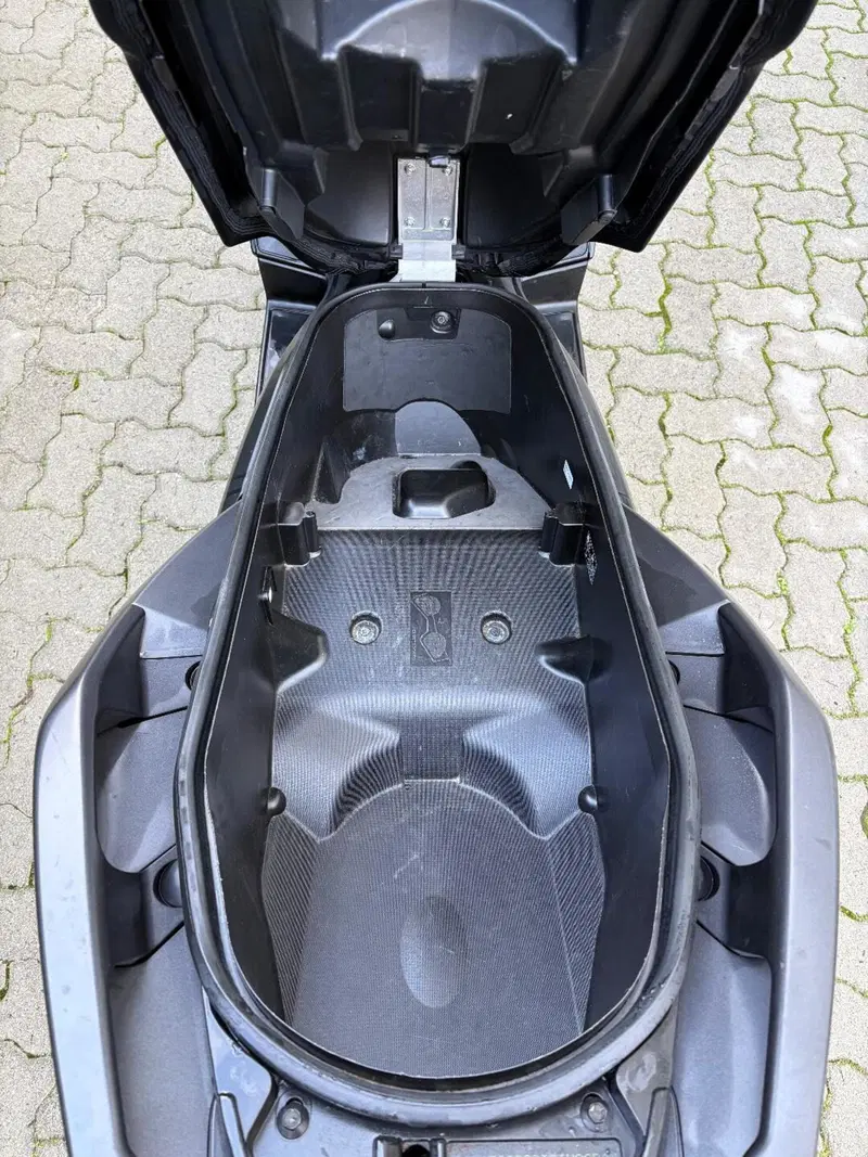 Yamaha X-Max 300 ABS (2017 - 20) (6)
