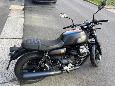 Moto Guzzi V7 Stone (2021 - 24) usata