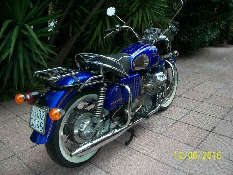 Moto Guzzi v750 (2)