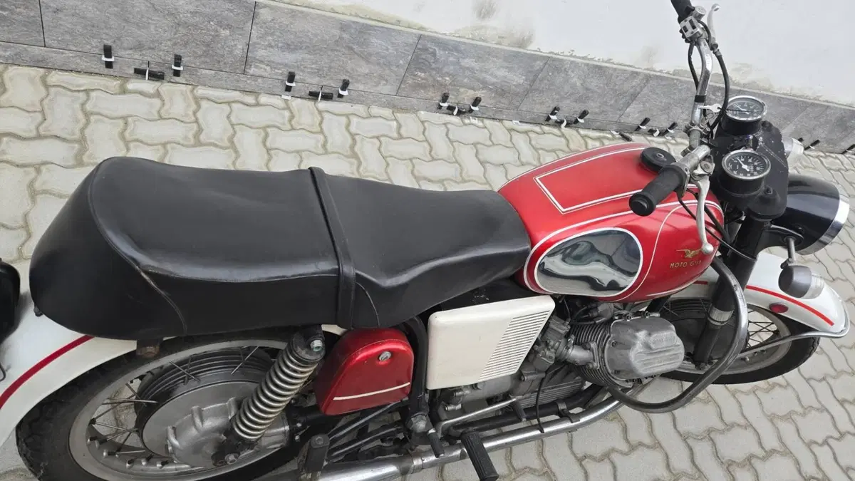 Moto Guzzi V7 SPECIAL (5)
