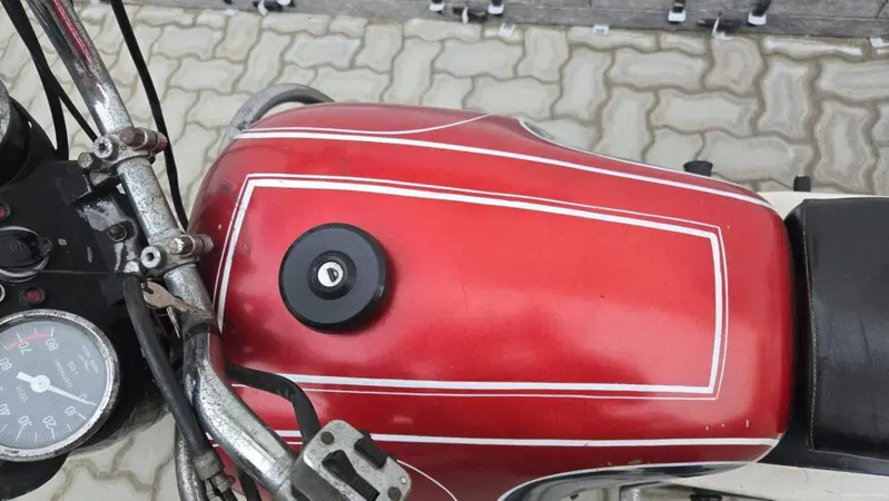 Moto Guzzi V7 SPECIAL (12)