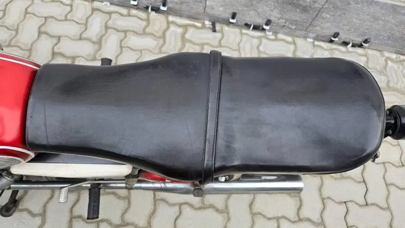 Moto Guzzi V7 SPECIAL (13)