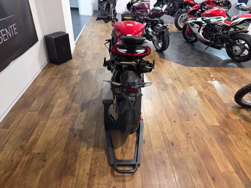 MV Agusta Brutale 1000 RS (2022 - 26) (7)