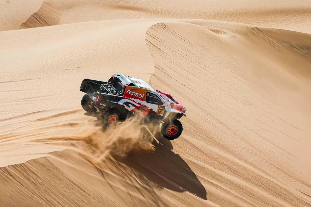 Dakar 2026. T8. Il sicario Luciano Benavides, KTM, e il perdono di Henk Lategan, Toyota (12)