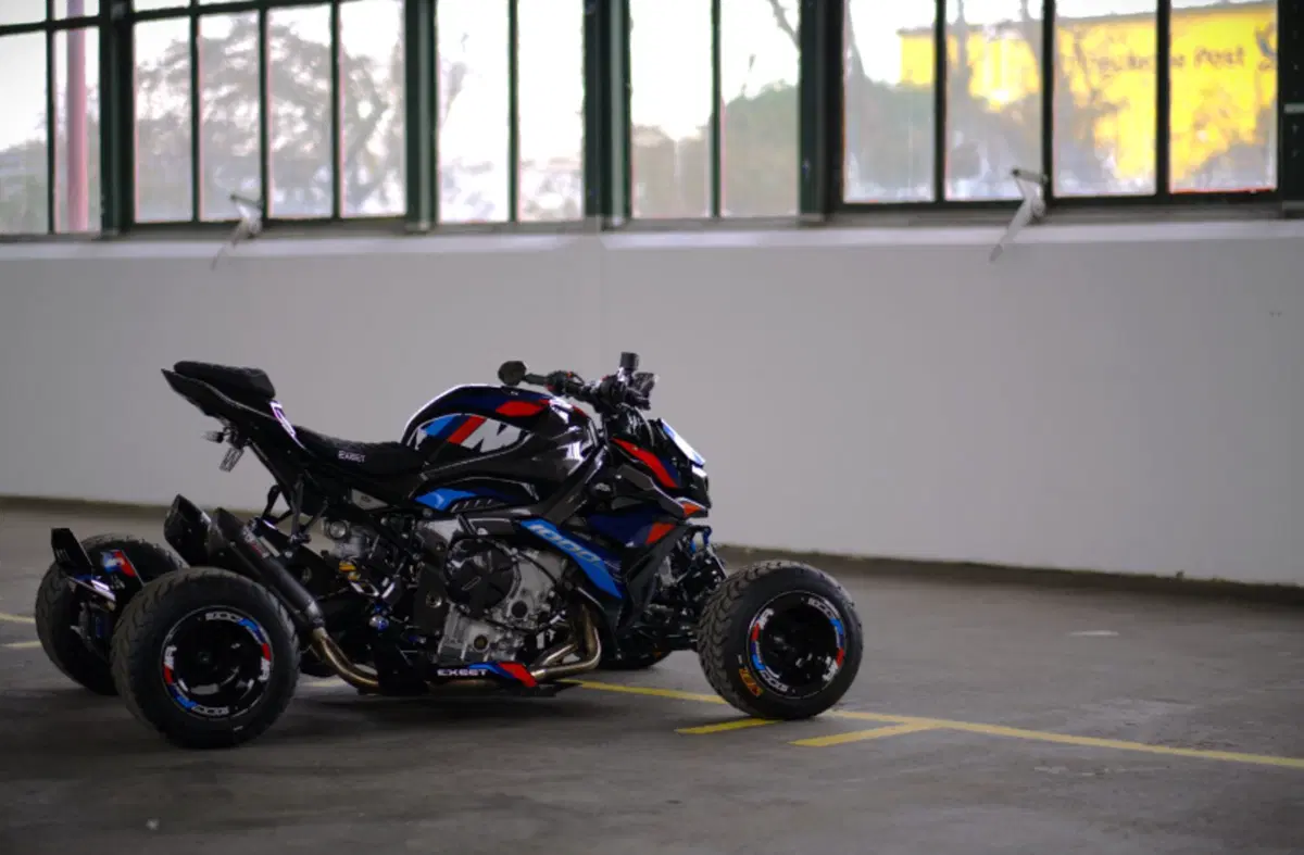 BMW M1000 R quad: 210 CV su quattro ruote. È tutto vero e omologato [GALLERY] (3)