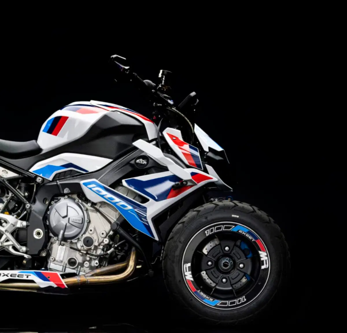 BMW M1000 R quad: 210 CV su quattro ruote. È tutto vero e omologato [GALLERY] (6)