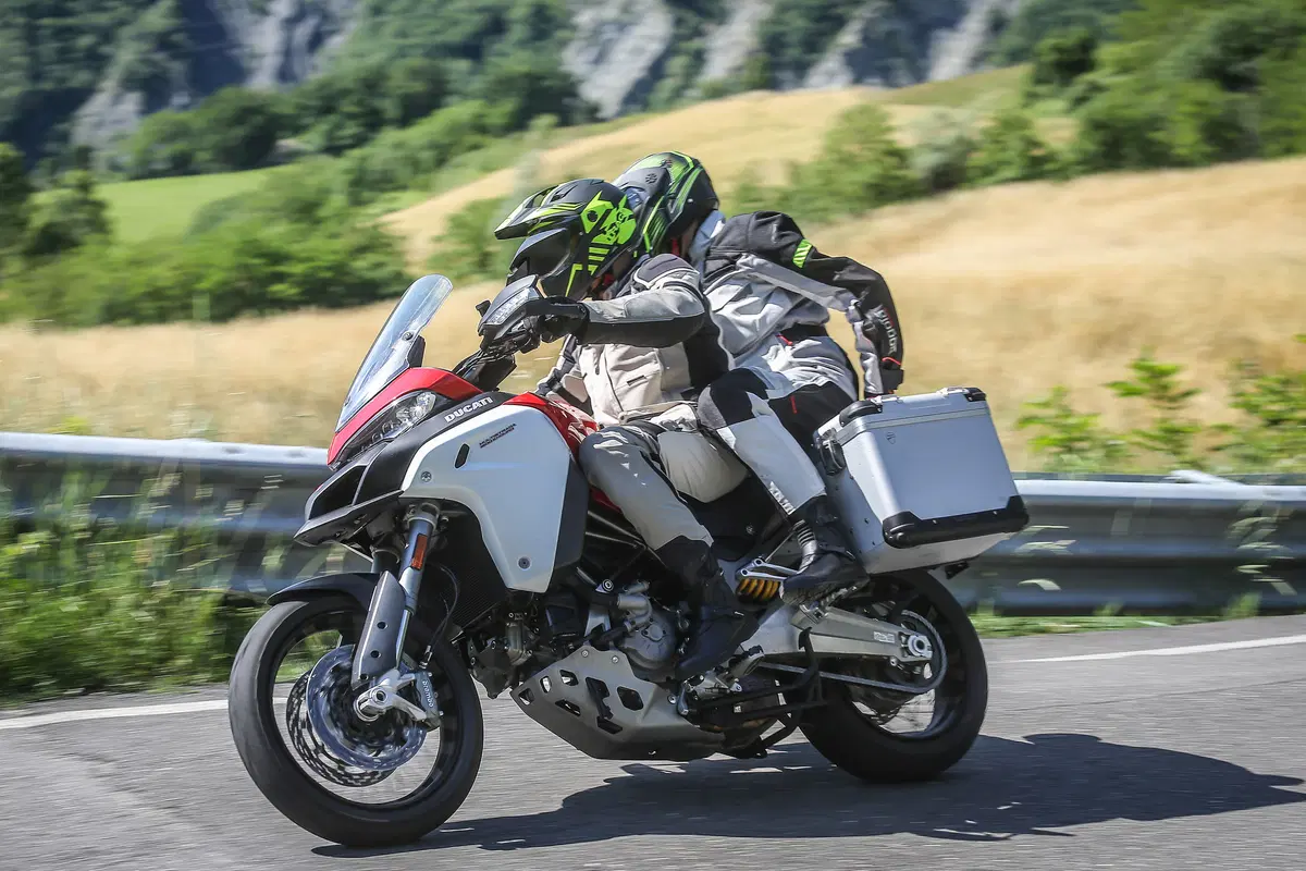 Ducati Multistrada Enduro 1200 vs KTM 1290 Super Adventure (12)