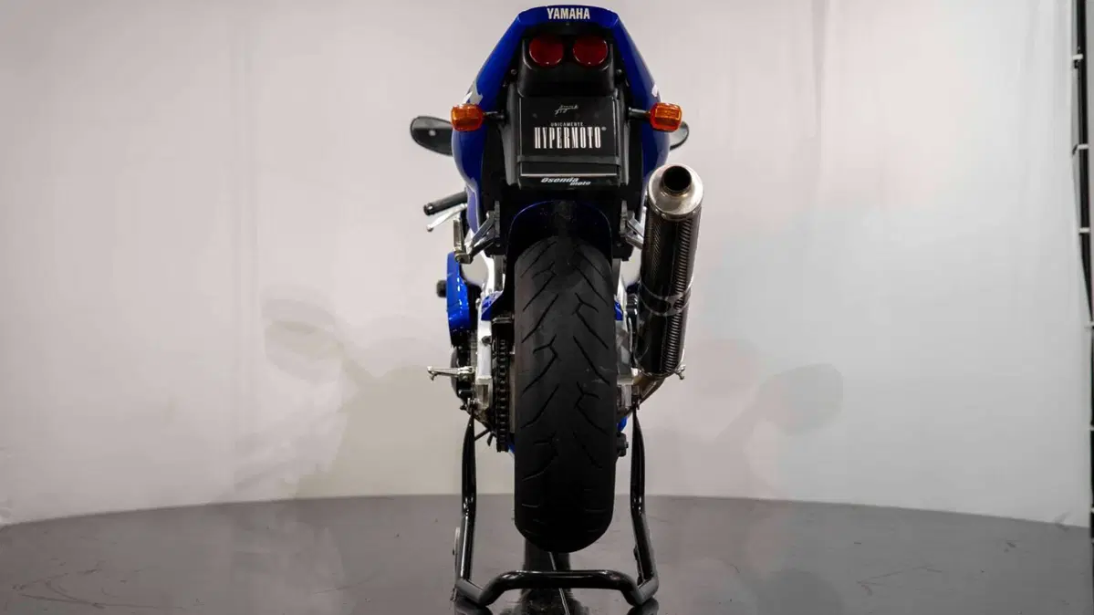 Yamaha YZF R1 (7)