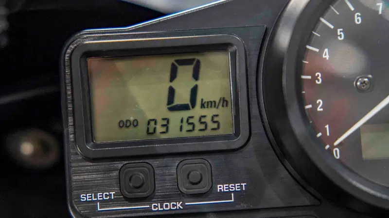 Yamaha YZF R1 (19)
