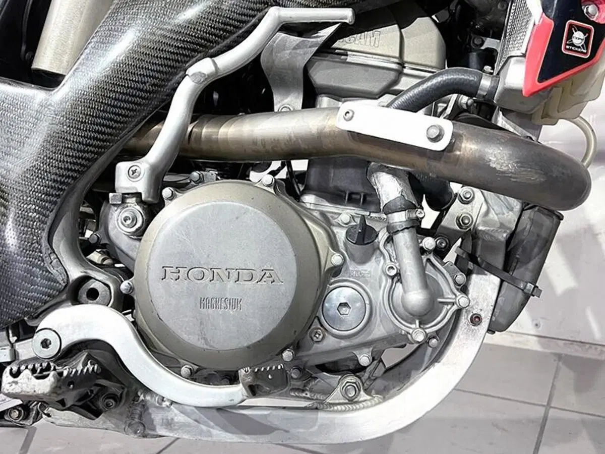 Honda CRF 450R (2001 - 02) (5)