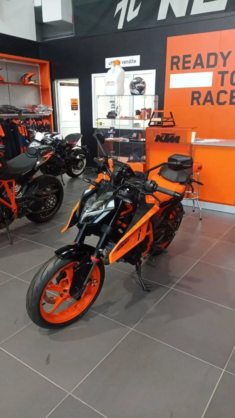 KTM 390 Duke (2024 - 25) (2)