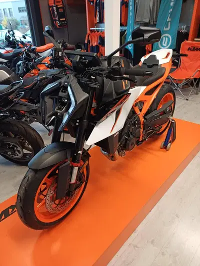 KTM 990 Duke R (2026) nuova