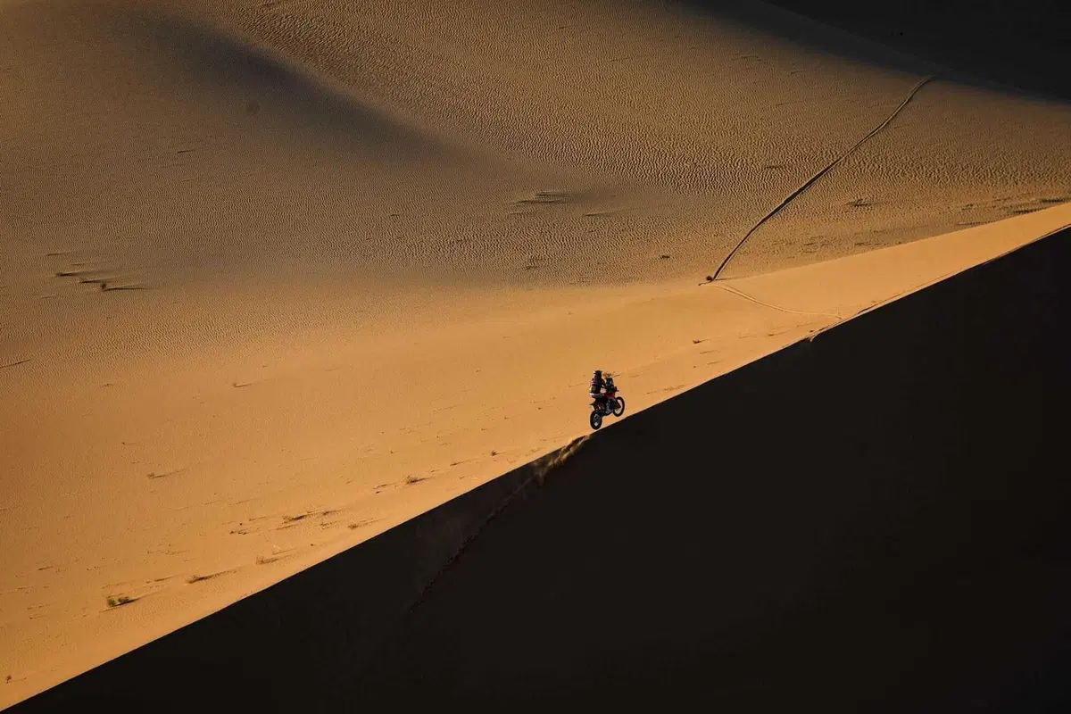 Dakar 2026. T9. Gran caos, ma anche un interessante... nulla di fatto. Sanders, KTM, e Roma, Ford, al comando (12)