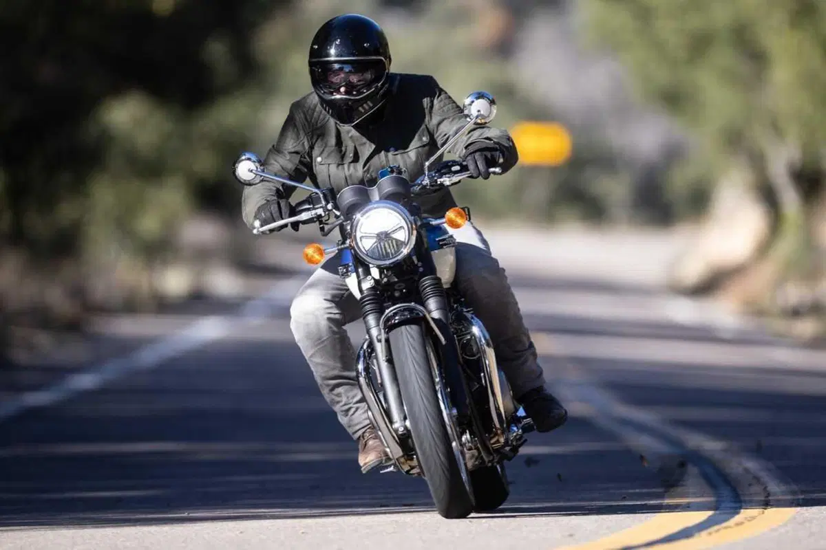 La Bonneville per chi inizia e quella per chi è arrivato: Triumph T100 e T120 my2026, TEST a confronto (3)