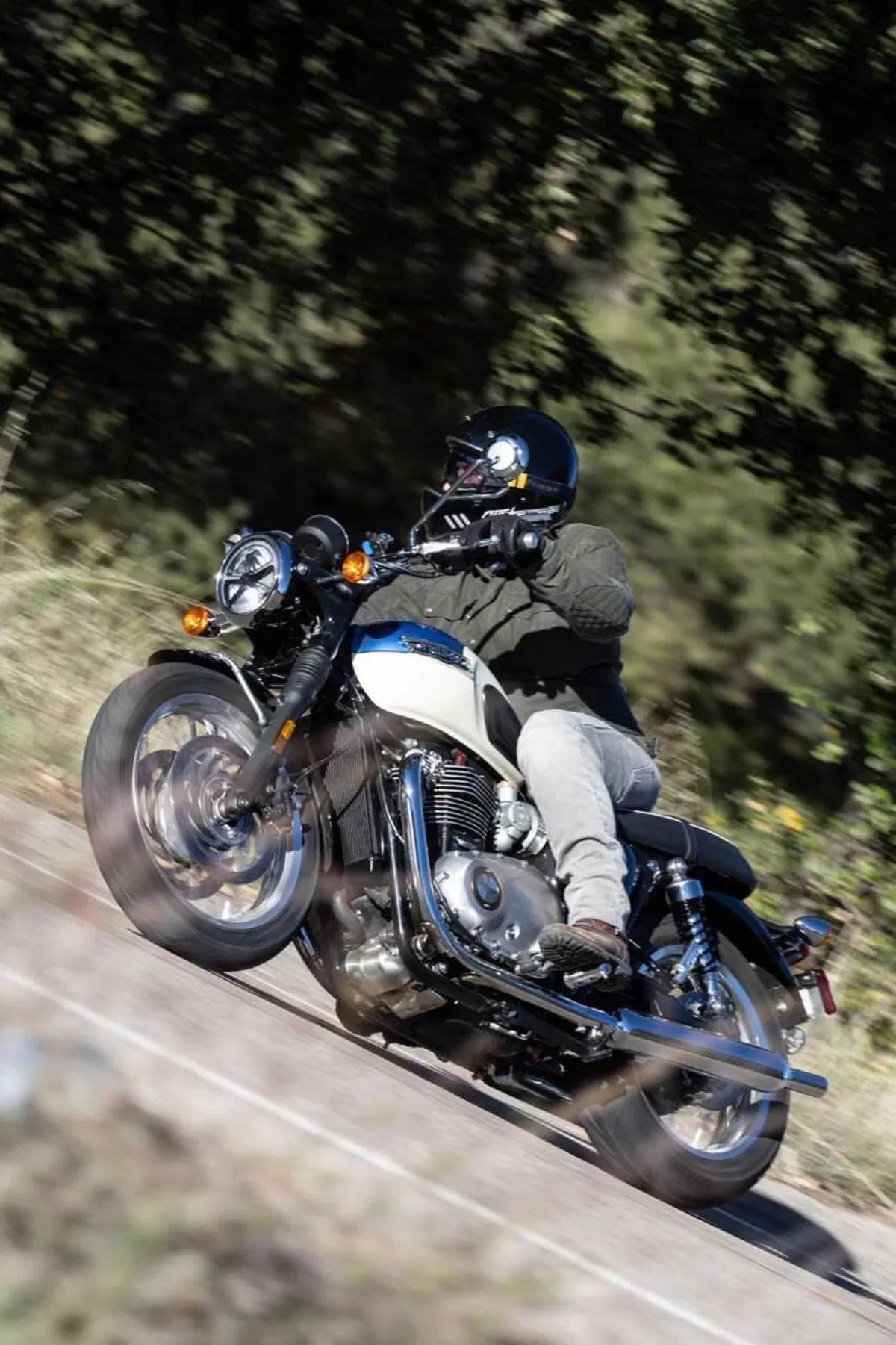 La Bonneville per chi inizia e quella per chi è arrivato: Triumph T100 e T120 my2026, TEST a confronto (5)