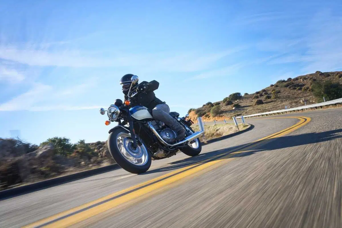 La Bonneville per chi inizia e quella per chi è arrivato: Triumph T100 e T120 my2026, TEST a confronto (11)
