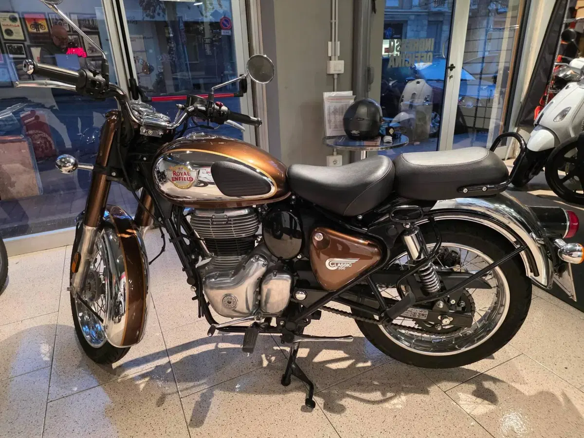 Royal Enfield Classic 350 (2021 - 26) (2)