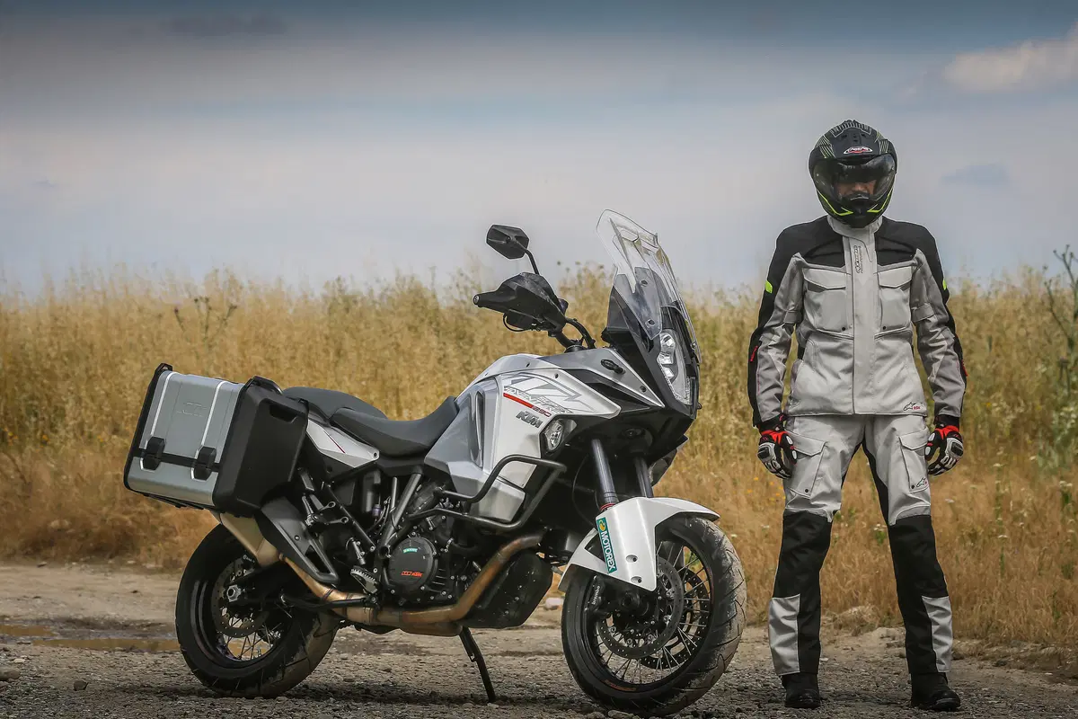 Ducati Multistrada Enduro 1200 vs KTM 1290 Super Adventure (5)