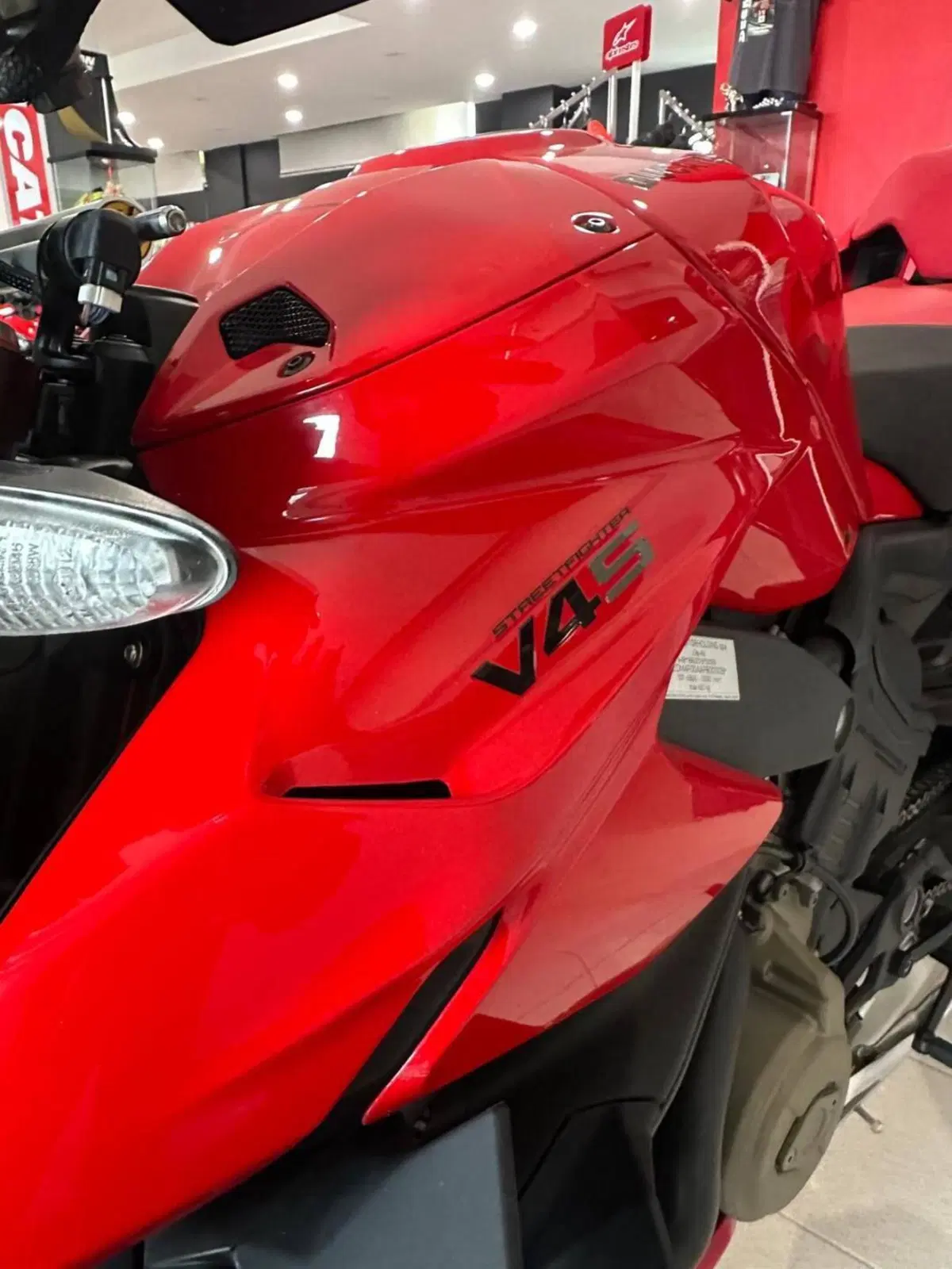 Ducati Streetfighter V4 S (2023 - 24) (5)