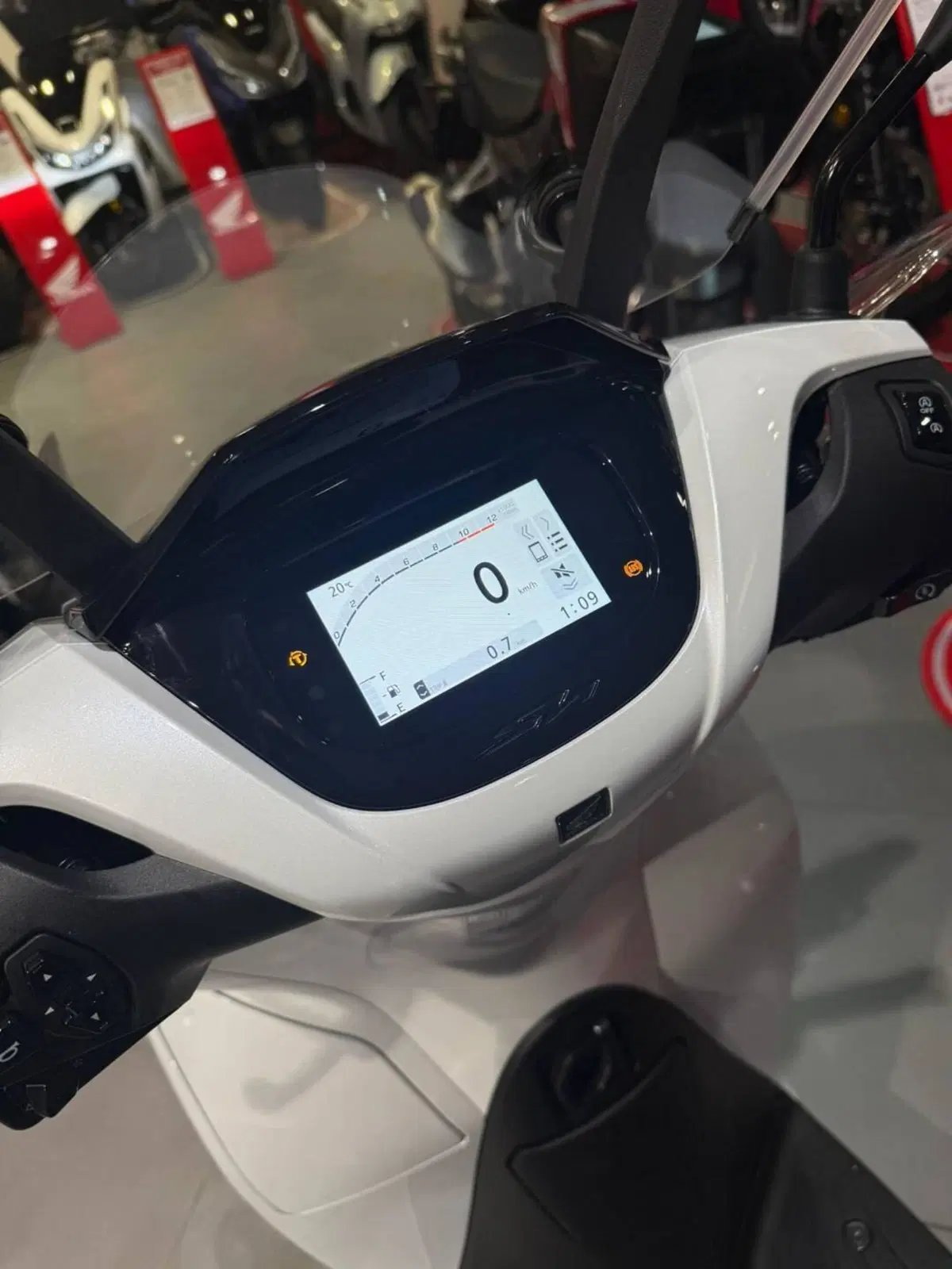 Honda SH 150 (2026) (5)
