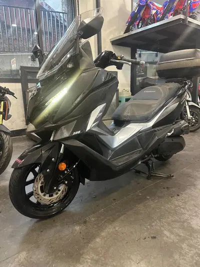 Sym Cruisym 300 (2021 - 24) usata