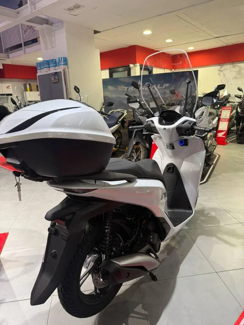 Honda SH 125 (2026) (4)