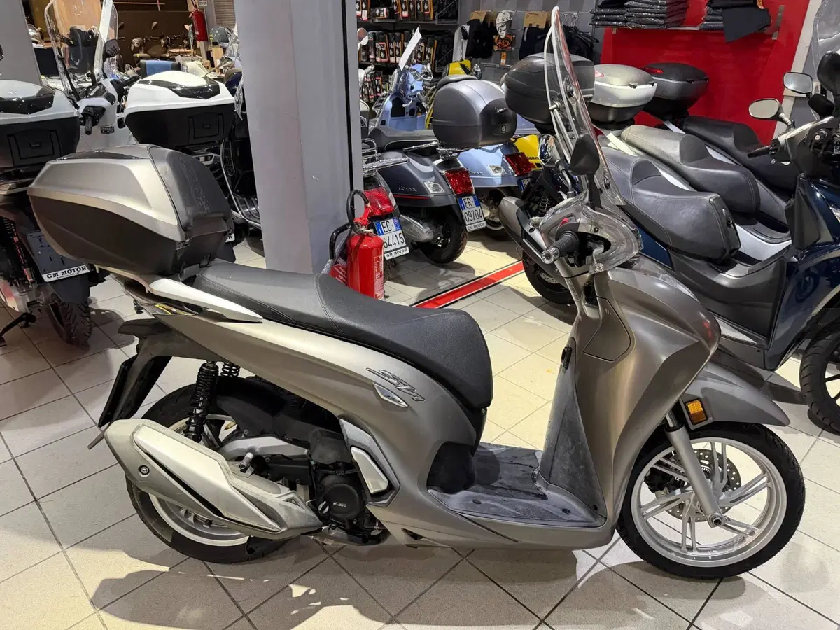 Honda SH 350 (2021 - 24) (3)