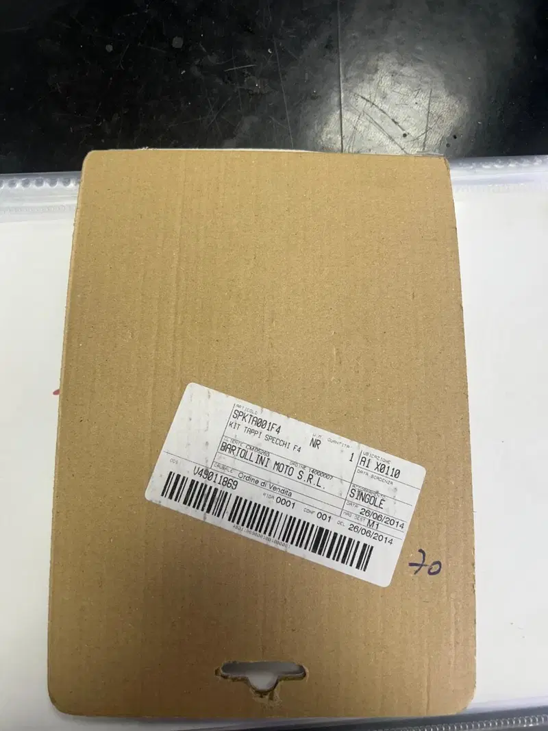 Kit tappi specchi Augusta F4 MV Agusta (2)