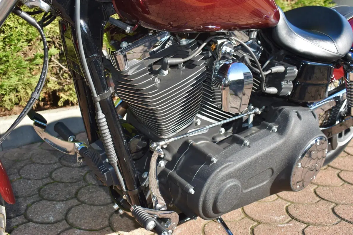 Harley-Davidson 1690 Wide Glide (2010 - 17) - FXDWG (18)