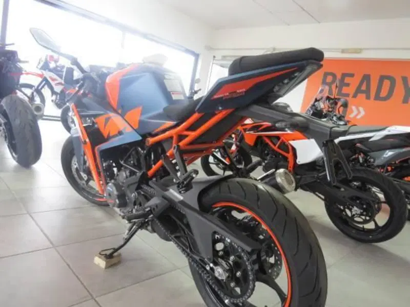 KTM RC 390 (2022 - 26) (7)