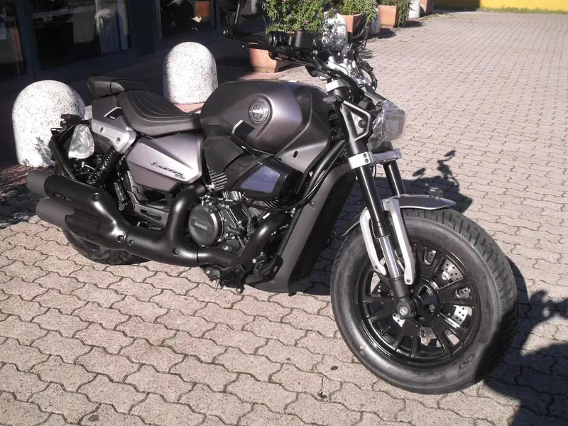 Benelli Leoncino 400 Bobber (2026)