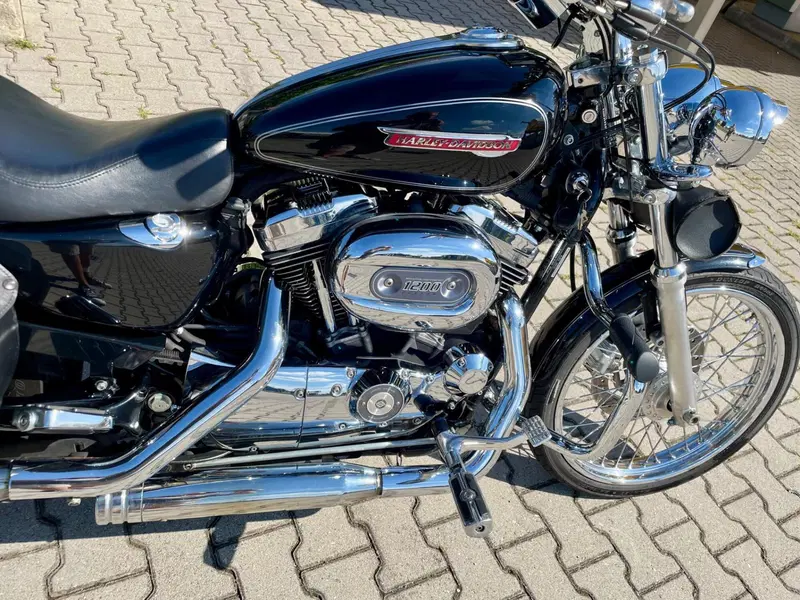 Harley-Davidson 1200 Custom (2007 - 13) - XL 1200C (2)