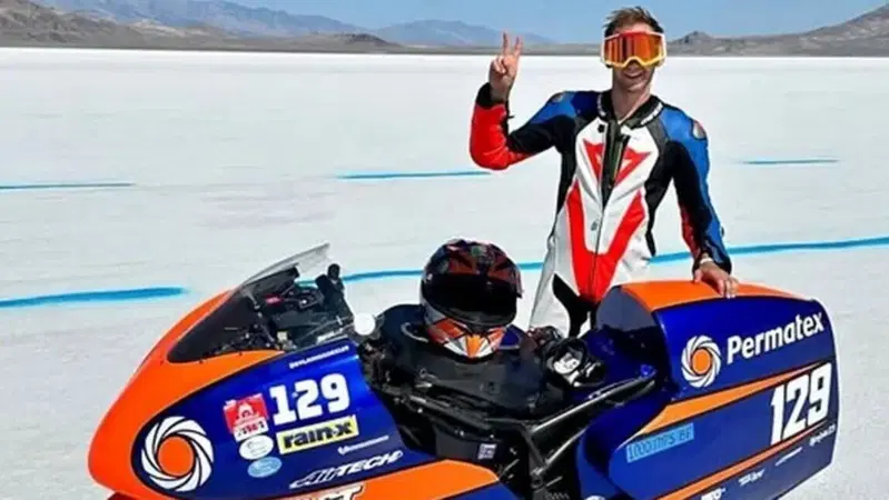 In vendita una Kawasaki ZH2 Land Speed Bike che ha superato le 200 miglia orarie a Bonneville