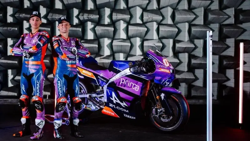 MotoGP 2026. Ecco la livrea del Team Pramac: inizia qui il 2026 di Toprak Razgatlioglu e Jack Miller [GALLERY]