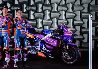 MotoGP 2026. Ecco la livrea del Team Pramac: inizia qui il 2026 di Toprak Razgatlioglu e Jack Miller [GALLERY]