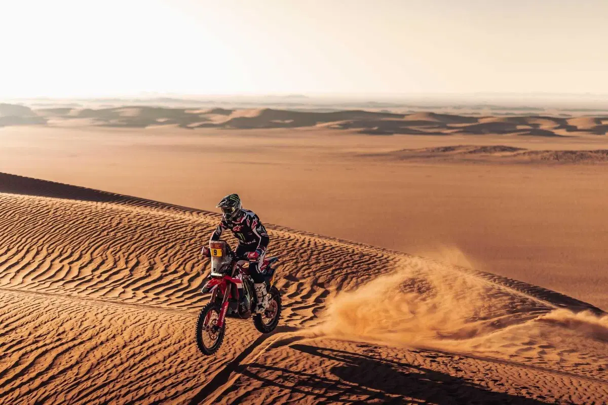 Dakar 2026. T10. Moto, incidente a Sanders, ora è Brabec VS Benavides. Auto, trappola di navigazione, Al Attiyah sottoscrive (4)