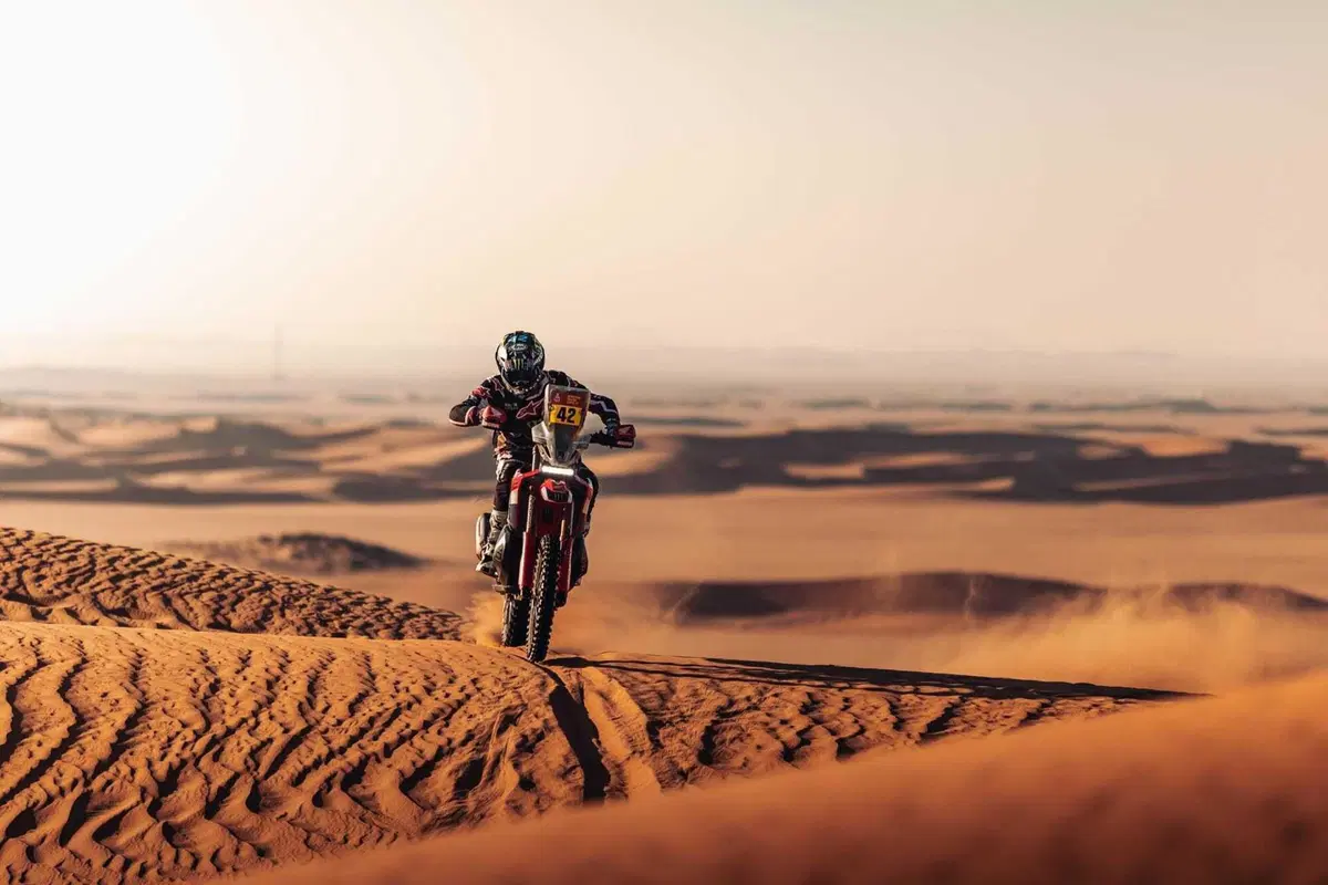 Dakar 2026. T10. Moto, incidente a Sanders, ora è Brabec VS Benavides. Auto, trappola di navigazione, Al Attiyah sottoscrive (8)