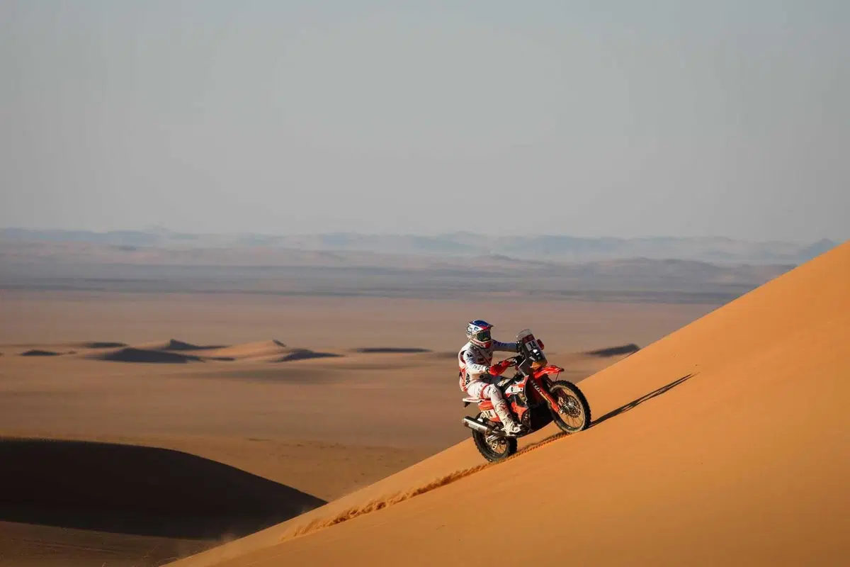 Dakar 2026. T10. Moto, incidente a Sanders, ora è Brabec VS Benavides. Auto, trappola di navigazione, Al Attiyah sottoscrive (12)