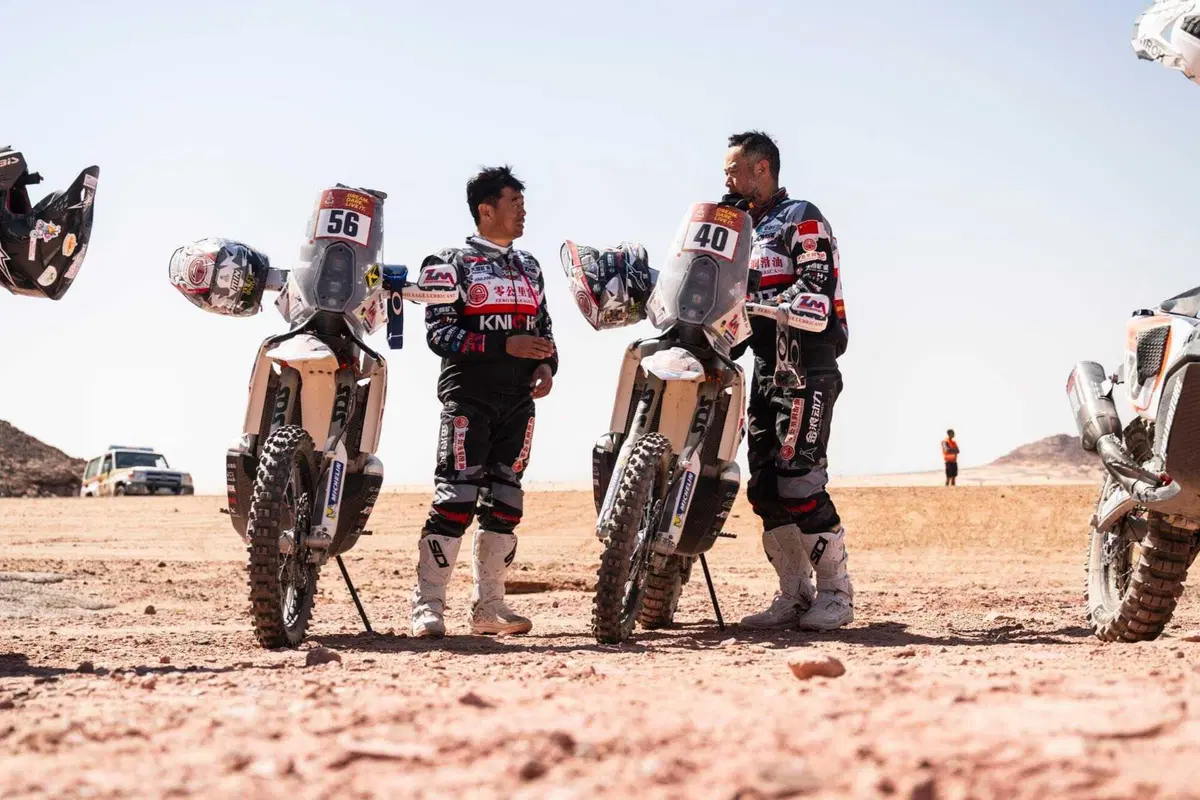 Dakar 2026. T10. Moto, incidente a Sanders, ora è Brabec VS Benavides. Auto, trappola di navigazione, Al Attiyah sottoscrive (14)
