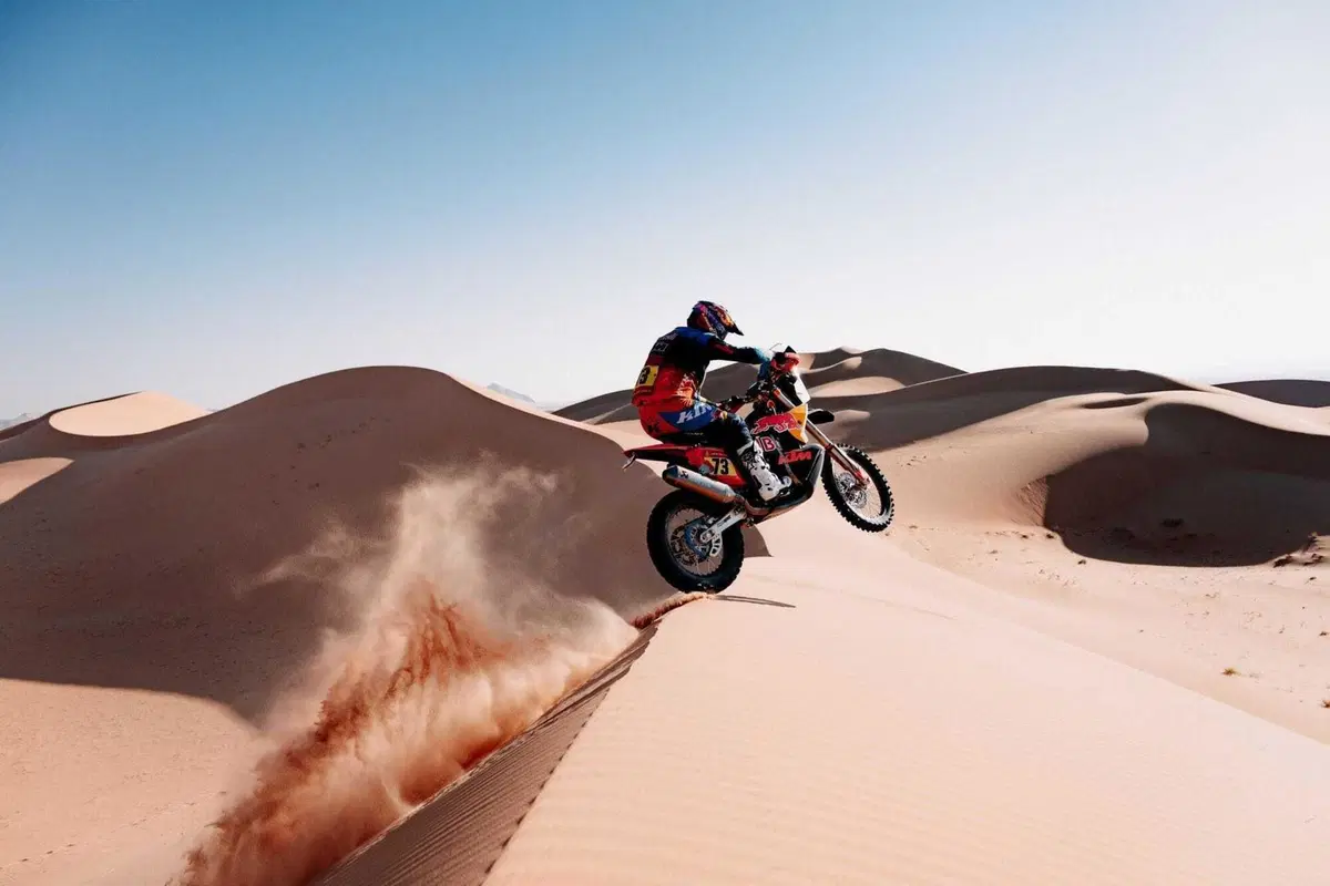 Dakar 2026. T10. Moto, incidente a Sanders, ora è Brabec VS Benavides. Auto, trappola di navigazione, Al Attiyah sottoscrive (16)