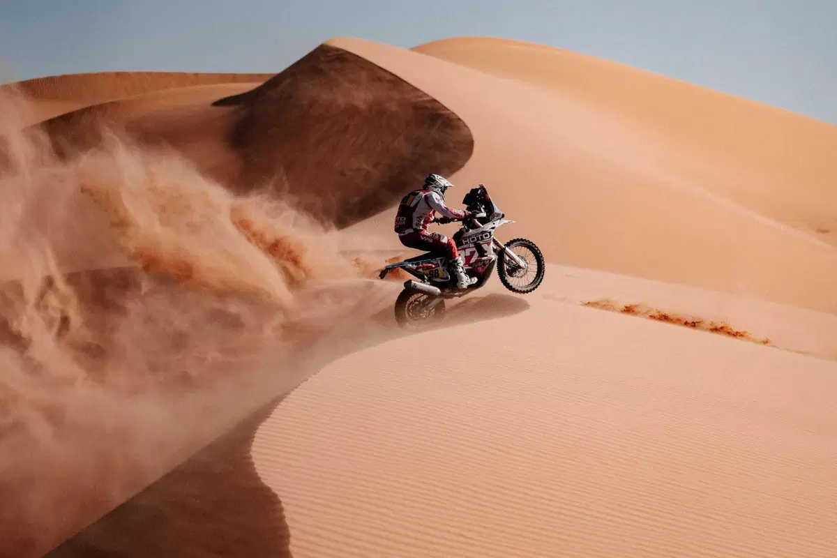 Dakar 2026. T10. Moto, incidente a Sanders, ora è Brabec VS Benavides. Auto, trappola di navigazione, Al Attiyah sottoscrive (17)